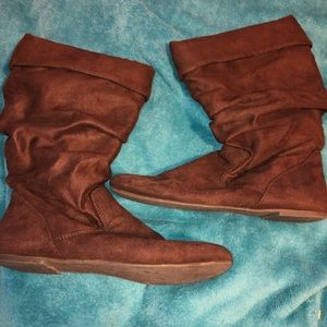 Brown Mid-Length Flat Boots